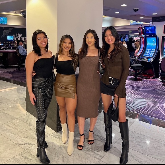 Meet your Posher, Alex - Picture 2 of 4